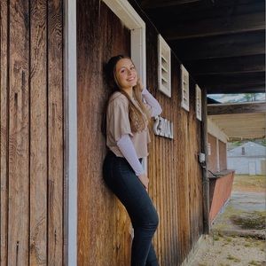 Meet your Posher, Abby